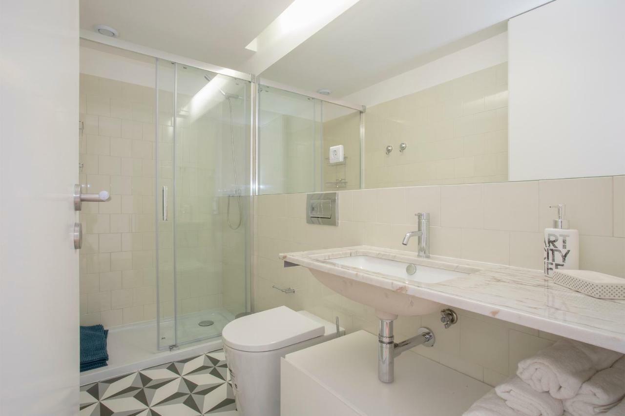 Liiiving In Porto | Historic & Sunny Terrace Apartment Bagian luar foto